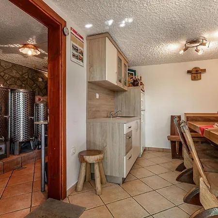 Vineyard Hocevar With Sauna - Happy *